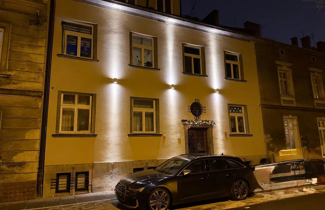 Excellent Apartment With Balcony-1